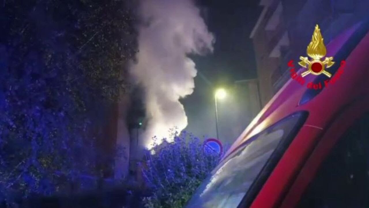 Fiamme in un condominio nel Milanese, tre morti