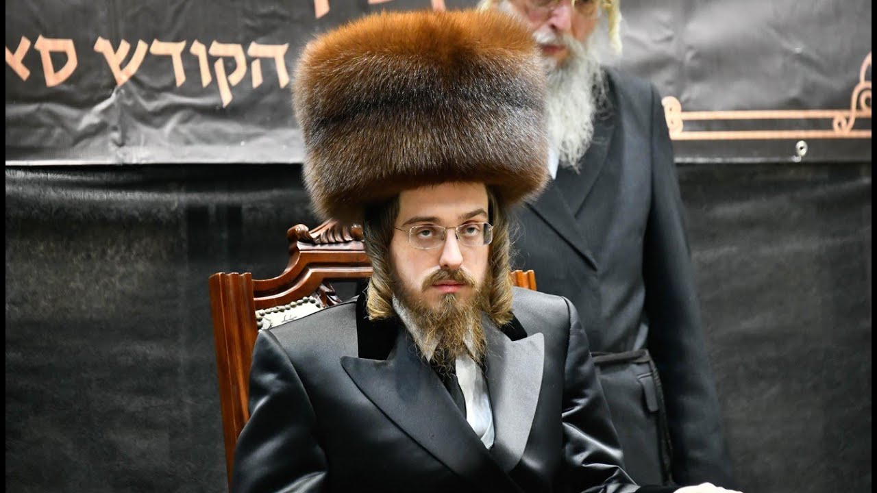 מסיבת חנוכה 'בני בינה' לילדי תלמוד תורה סאדיגורא | Sadigura Rebbe At Talmud Torah Chanukah Mesiba