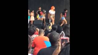 Zonnique Performing Live