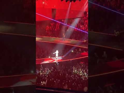 download lagu mp3 mp4 Carrie Underwood Tickets Toronto, download lagu Carrie Underwood Tickets Toronto gratis, unduh video klip Carrie Underwood Tickets Toronto