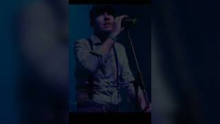 Girls Under Glass - Zeitbombe