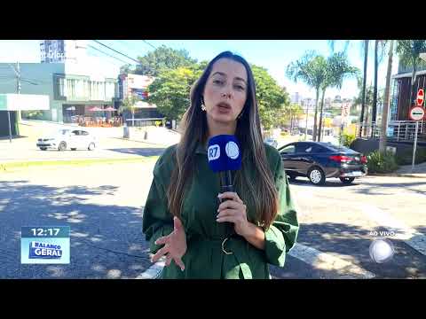 Queda de árvore em Salto de Pirapora: homem foi socorrido pelo helicóptero águia