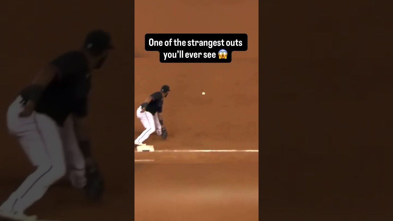 What are the odds?! 😱⚾️ #mlblb #baseball #mlb #baseballszn #beisbol #sports #shorts #mlbshorts