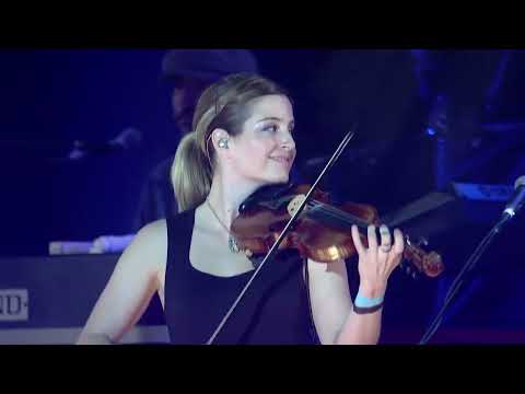 Jason Mraz and Phyu Phyu Kyaw Thein - Lucky (Live in Myanmar)