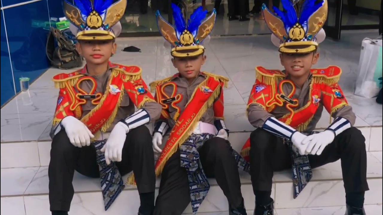 SELAMAT 3 SISWA SDN ANGGASWANGI 2 TURUT BERPARTISIPASI Dalam POLISI CILIK SIDOARJO MEMENANGKAN GEBYAR POLISI CILIK TINGKAT PROVINSI JAWA TIMUR SETELAH GERBANG KERTASUSILA