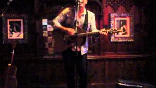 Ben Montague - Paris Hard Rock Cafe - Can't Hold Me Down (September 13th, 2013)