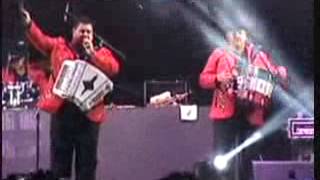 Huracanes La Cruz De Madera & A Mi Modo