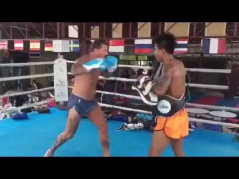 Kampfsport Trainer Günter Scheller - Training in Thailand