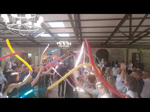 Animazione per Matrimoni a Pescara Abruzzo - Matrimonio Travolgente - Ingresso con Palloncini -