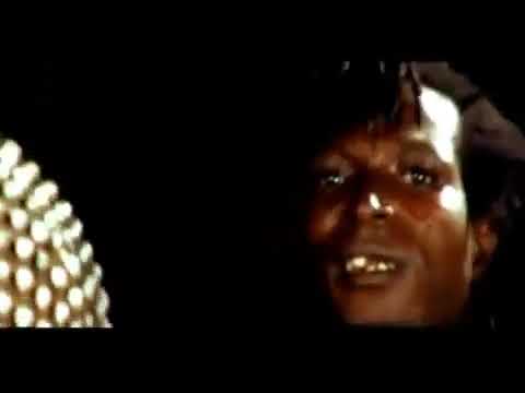King Ayisoba - "The Whole World" clip