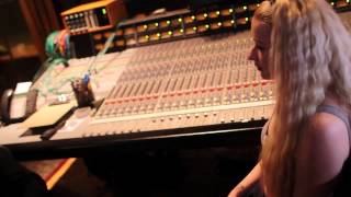 Studio Life - T.I. Interviews Iggy Azalea