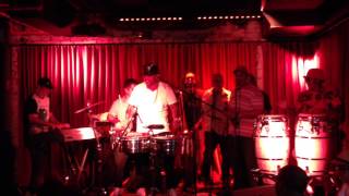 MaMi Que Tu QuieReS (eN ViVo) ... PiRuLo  y La TRiBu