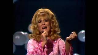 Dusty Springfield and Burt Bacharach - &quot;A House is Not A Home&quot;