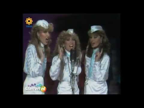 Star Sisters - Andrews Sisters Medley / Stars On 45 Proudly Presents The Star Sisters