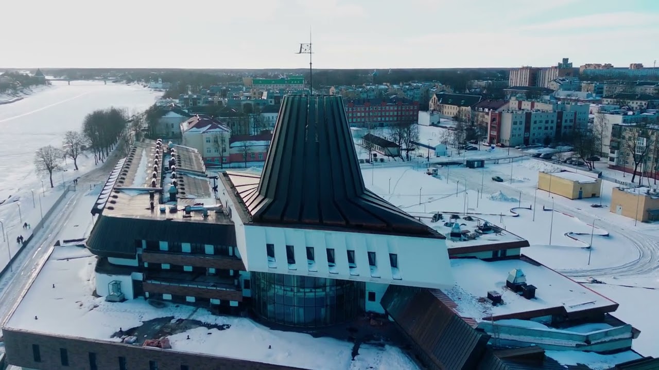 Кампус Псковского государственного университета. Пожалуй самое неординарное строение города. 4k