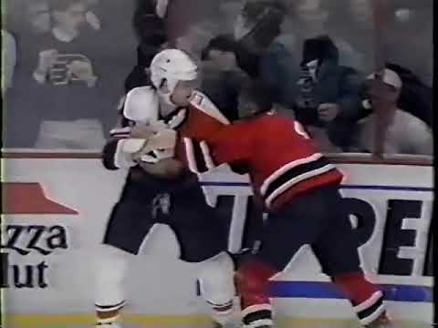 Eric Lindros vs Scott Stevens Round 1