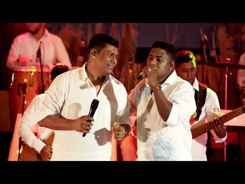 Alex Martinez ft. Alex Manga - 8 de Junio (En vivo)