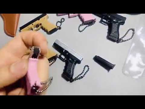 Mini Glock Keychain 1:3 Scale G17 Toy Gun With Keychain