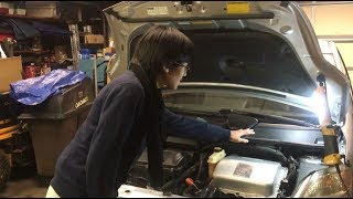 How To Remove Cowl & Windshield Wiper Arm 2004-2009 Toyota Prius: Part 1 - Upper Grille Panel Cover
