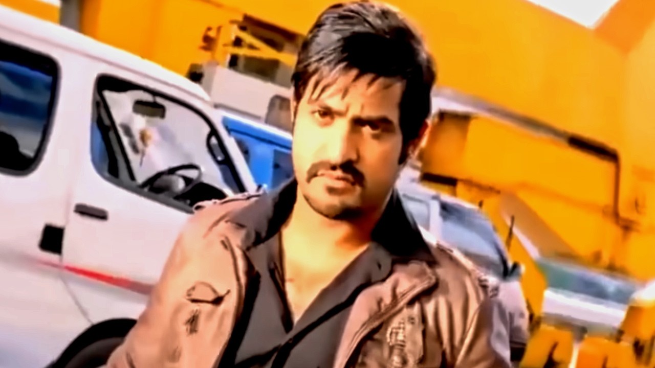 जूनियर एनटीआर का ब्लॉकबस्टर एक्शन सीन | Rowdy Baadshah Movie Scene