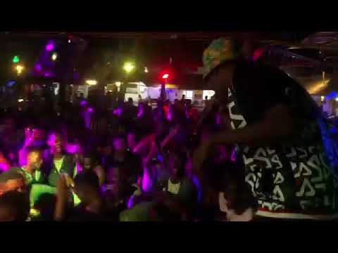 Mczo morfani akiwatia uchizi jukwaani