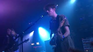Declan mcKenna - Brazil live ft blossoms