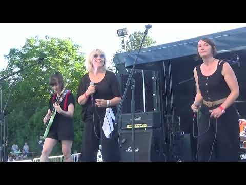 The Brunettes : Girls