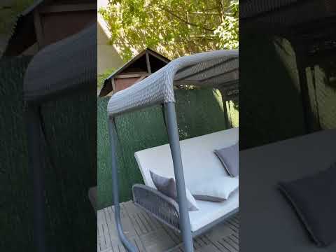 Гойдалки з ротанговим дахом #качели