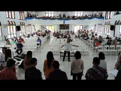 PS. Vox Angelica Manado Memuji Tuhan