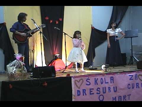 Selmah Kapidzic, singing sevdalinka "Mila Majko" (Dear Mother)