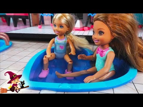 Cumpleaños de Chelsea 🎁 Barbie Esconde su Regalos