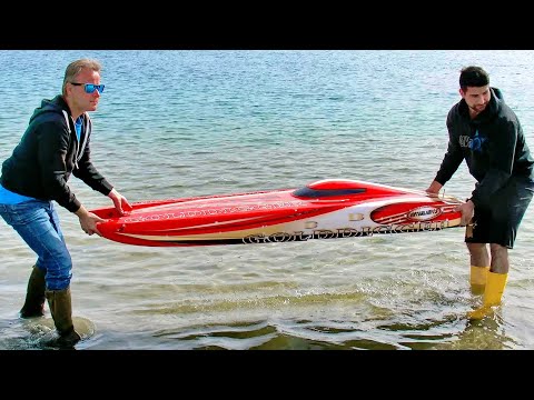 PHENOMENAL GIGANTIC !!! VERY HUGE & POWERFUL 20KW RC ELECTRIC POWERBOAT SPEEDBOAT DEMONSTRATION !!!