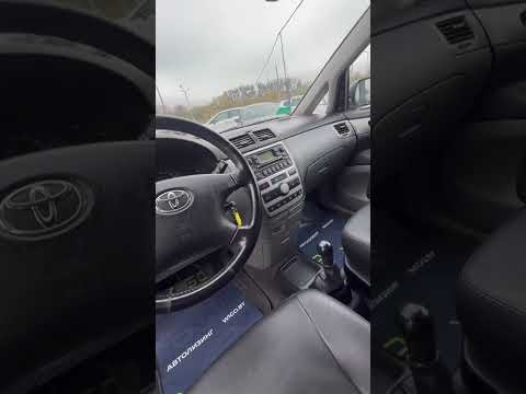 фото toyota avensis verso i 0