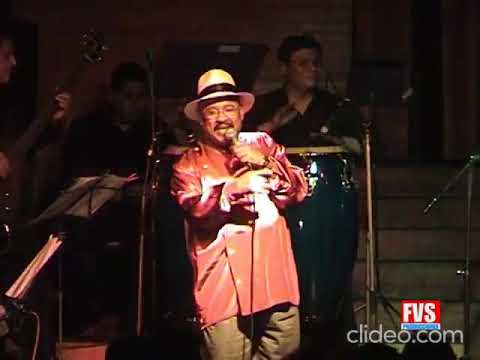 Mi vecina  - Gabino Pampini en vivo