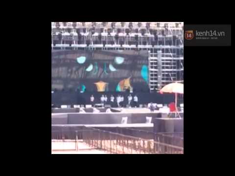 140322 SNSD rehearsal HEC Vietnam rehearsal- Mr. Mr