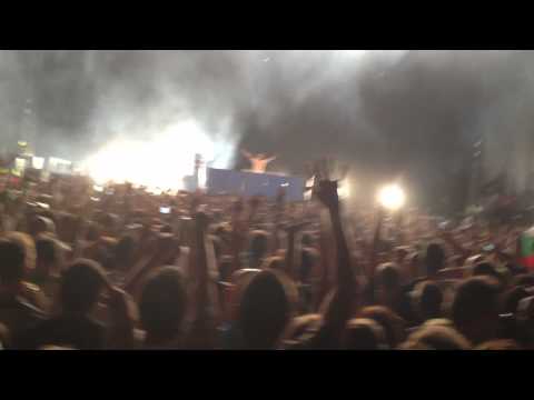 'Bong The Box' played by Armin van Buuren @ TMDW 0.5 - 4 august 2012
