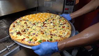 24'' Inch MONSTER PIZZA of SURAT CITY | Bahubali Pizza of India | Amazing Food Videos