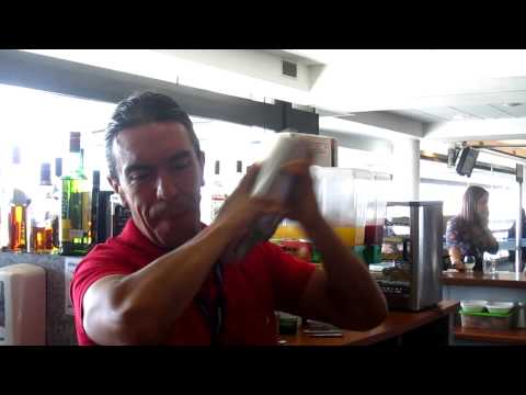 Wine tour Chile: Making a pisco sour in Santiago de Chile