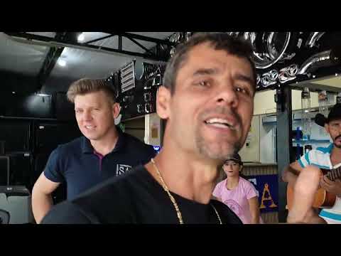 O Caminhão prá fazer o estofamento!Pix: 45999419837 celular Marcelo da Rosa