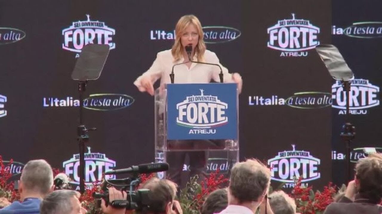"Sto a morì", il fuori onda di Giorgia Meloni dopo 1 ora di discorso ad Atreju
