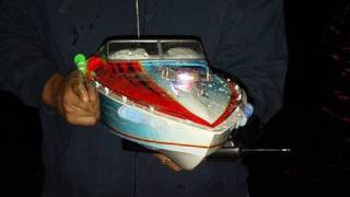 preview picture of video 'Night R/C Speed Boating!'