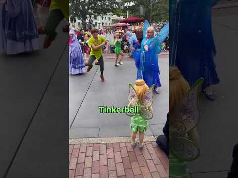 When Disney Cast Members See Guests Dressed as Them 😍✨