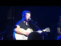 Brett Eldredge sings "Haven't Met You" live at the Pacific Amphitheatre