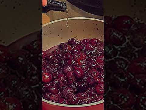 The Best Cherry Pie Recipe #mikeeinthekitchen #cherrypie