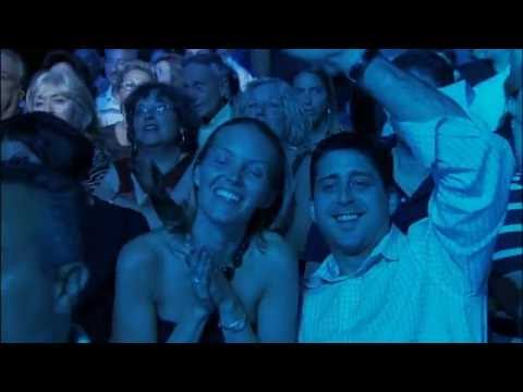 NEIL DIAMOND - SONG SUNG BLUE , CRACKLIN ROSIE  (LIVE-2008)