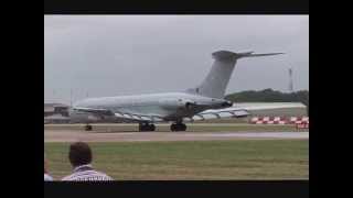 preview picture of video 'VC10 Departure from RAF Fairford 2005'