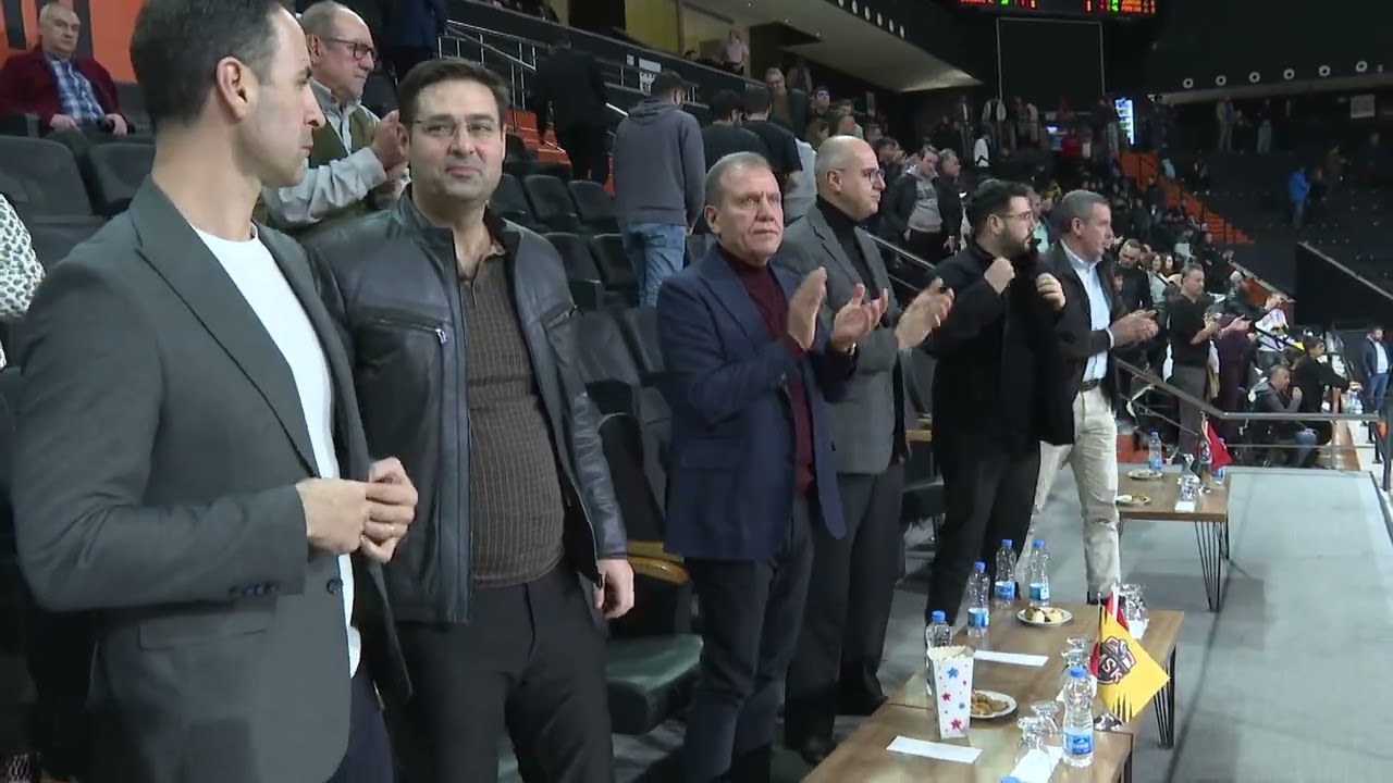 BAŞKAN SEÇER, MSK GLİNT MANİSA BASKET KARŞILAŞMASINI İZLEDİ