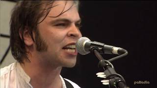 Supergrass Glastonbury 2004 1080p Full HD Pumping on your stereo and alright