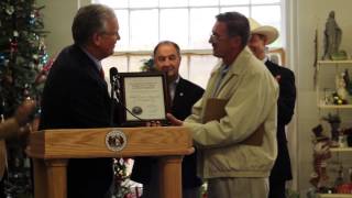 preview picture of video 'Gov. Nixon presents agricultural achievement award to Stark Bro's Nurseries and Orchards'