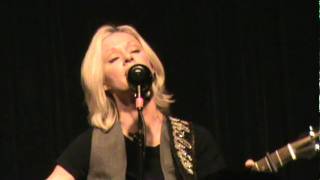 Shelby Lynne - Jesus On A Greyhound